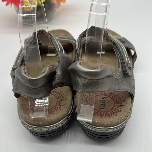 Taos Escape Gold Leather Sandal Size 10 MCS6287B - Picture 3 of 7